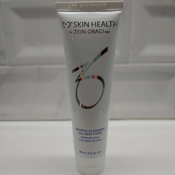 ZO Skin Health Skincare Kit - NIB - Exp 03/2026 - Picture 3 of 6